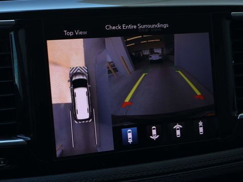 Used 2020 Chrysler Pacifica Limited w/ Advanced Safetytec Group FWD image 19