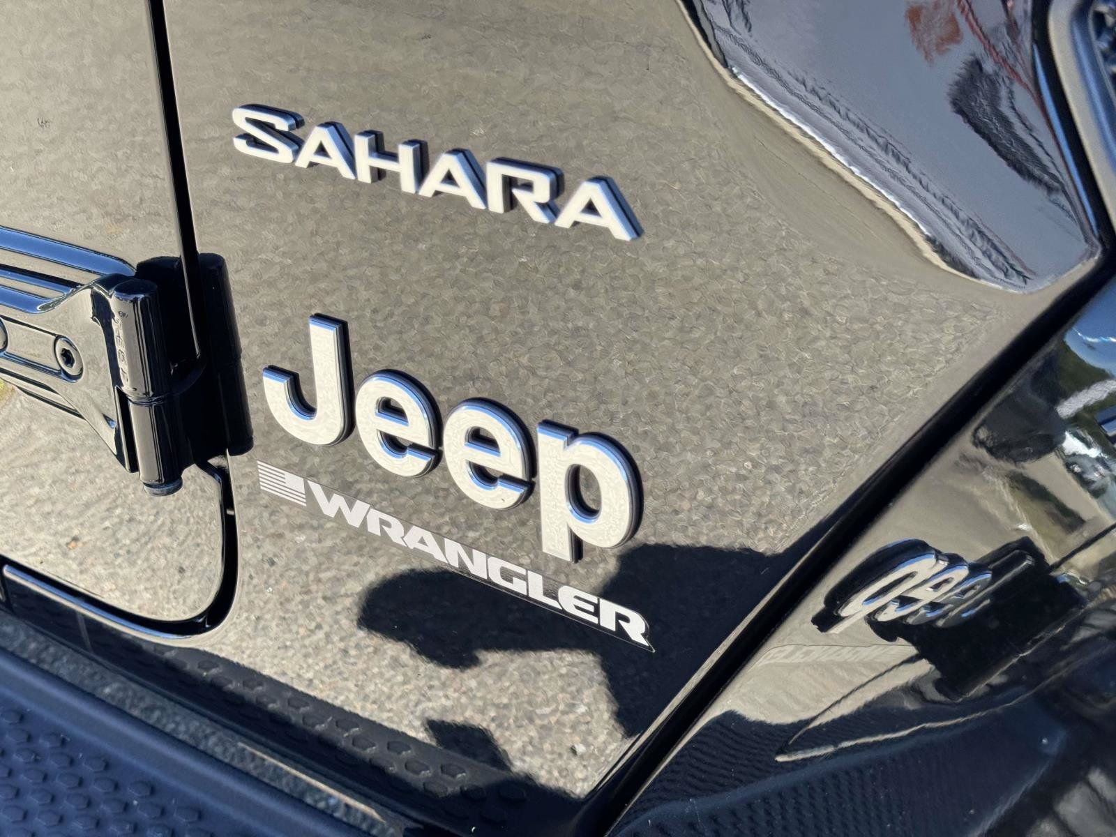 Used 2024 Jeep Wrangler Unlimited Sahara w/ Technology Group AWD/4WD image 10
