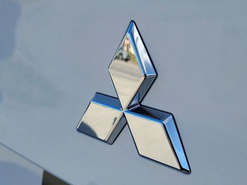 New 2026 Mitsubishi Outlander SE image 8