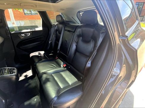 Used 2023 Volvo XC60 B5 Ultimate w/ Climate Package FWD image 37