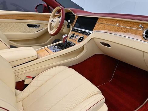 Used 2021 Bentley Continental GT image 12