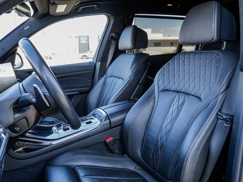 Used 2023 BMW X7 M60i image 18