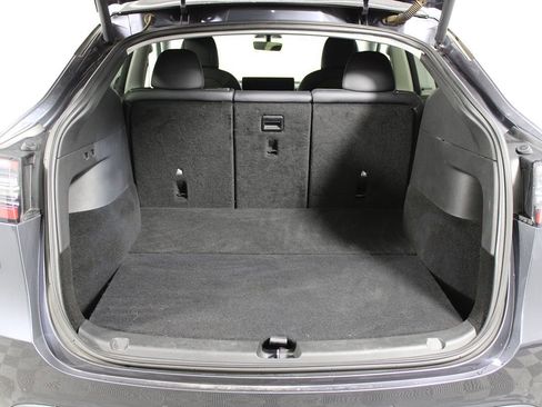 Used 2021 Tesla Model Y Long Range image 24
