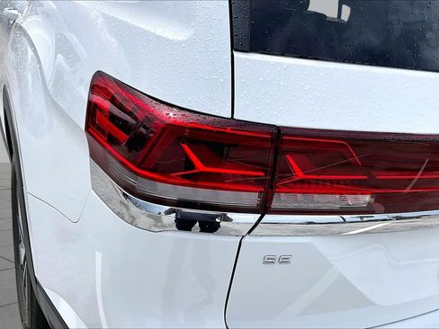 Used 2024 Volkswagen Atlas SE FWD image 25