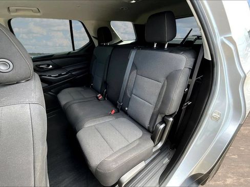 Used 2021 Chevrolet Traverse LS FWD image 24