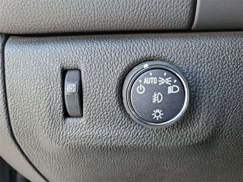 Used 2022 Chevrolet Colorado LT w/ LT Convenience Package image 19