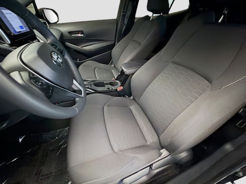 Used 2025 Toyota Corolla SE w/ SE Package FWD image 11