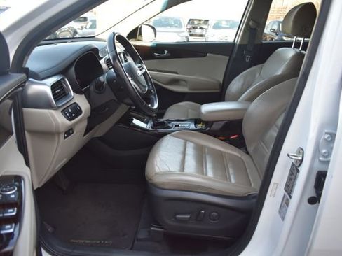 Used 2020 Kia Sorento EX image 17