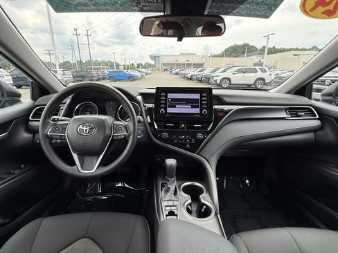 Used 2024 Toyota Camry LE FWD image 27