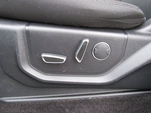 Used 2018 Ford F150 XLT w/ Equipment Group 302A Luxury image 12