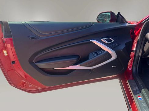 Used 2018 Chevrolet Camaro SS RWD image 11