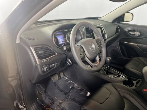 Used 2022 Jeep Cherokee Limited image 9