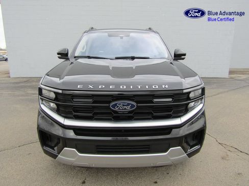 Certified 2025 Ford Expedition Platinum AWD/4WD image 5