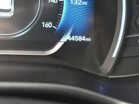 Used 2019 Hyundai Santa Fe SEL image 31