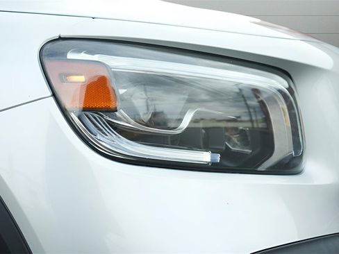 Used 2023 Mercedes-Benz GLB 250 image 10