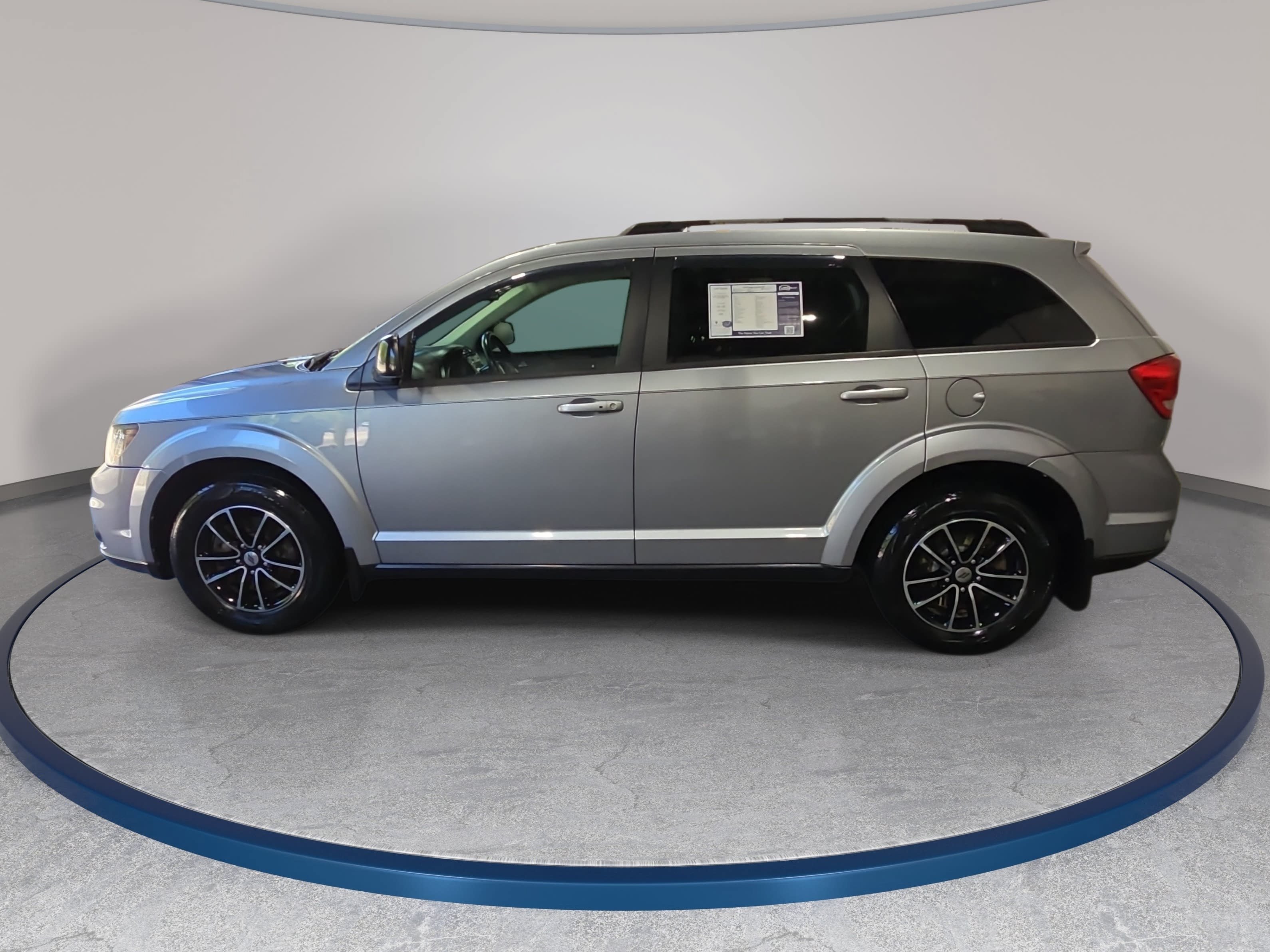 Used 2018 Dodge Journey SXT w/ Connectivity Group FWD image 8