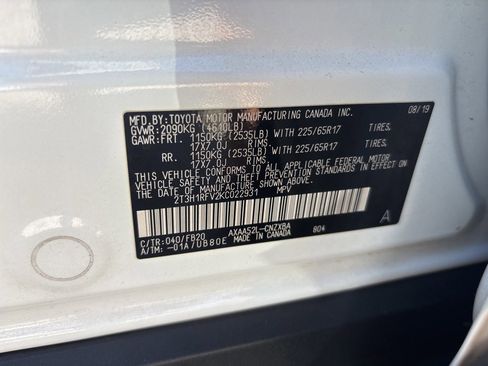 Used 2019 Toyota RAV4 LE w/ Carpet Mat Package image 12