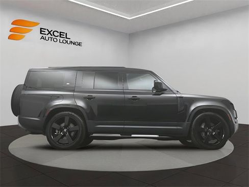 Used 2024 Land Rover Defender 130 S image 54