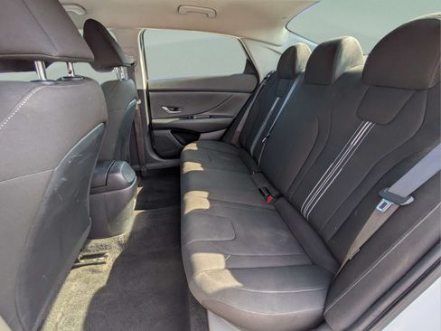 Used 2024 Hyundai Elantra SEL FWD image 9