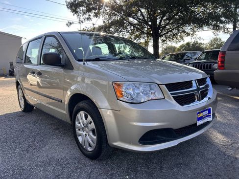 Used 2014 Dodge Grand Caravan American Value Package image 4