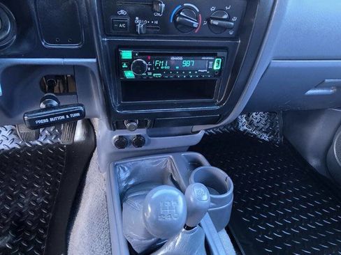 Used 1998 Toyota Tacoma 4x4 Regular Cab image 10