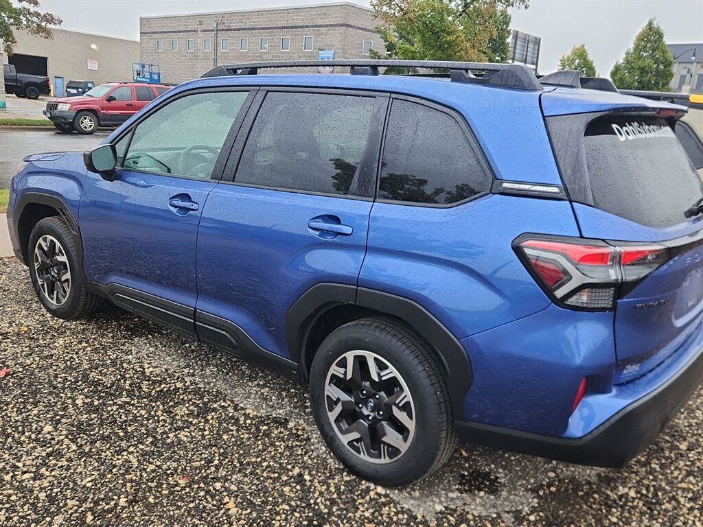 Used 2026 Subaru Forester Premium AWD/4WD image 5