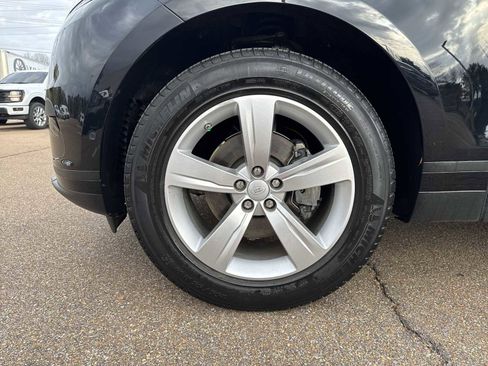 Used 2018 Land Rover Range Rover Velar S image 12