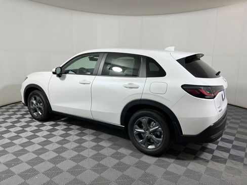 New 2026 Honda HR-V LX image 2