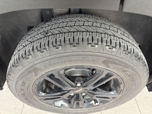 Used 2022 GMC Terrain AT4 w/ Tech Package image 17