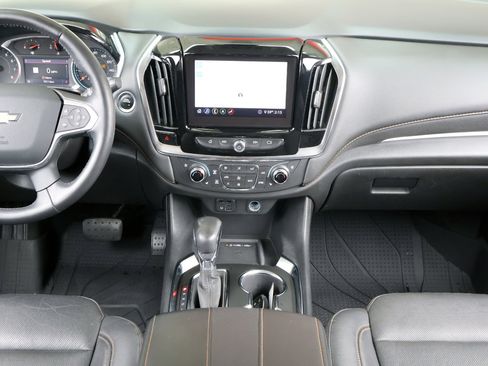 Used 2021 Chevrolet Traverse Premier w/ Redline Edition image 17