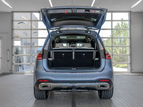 New 2026 Mercedes-Benz GLS 580 4MATIC image 16