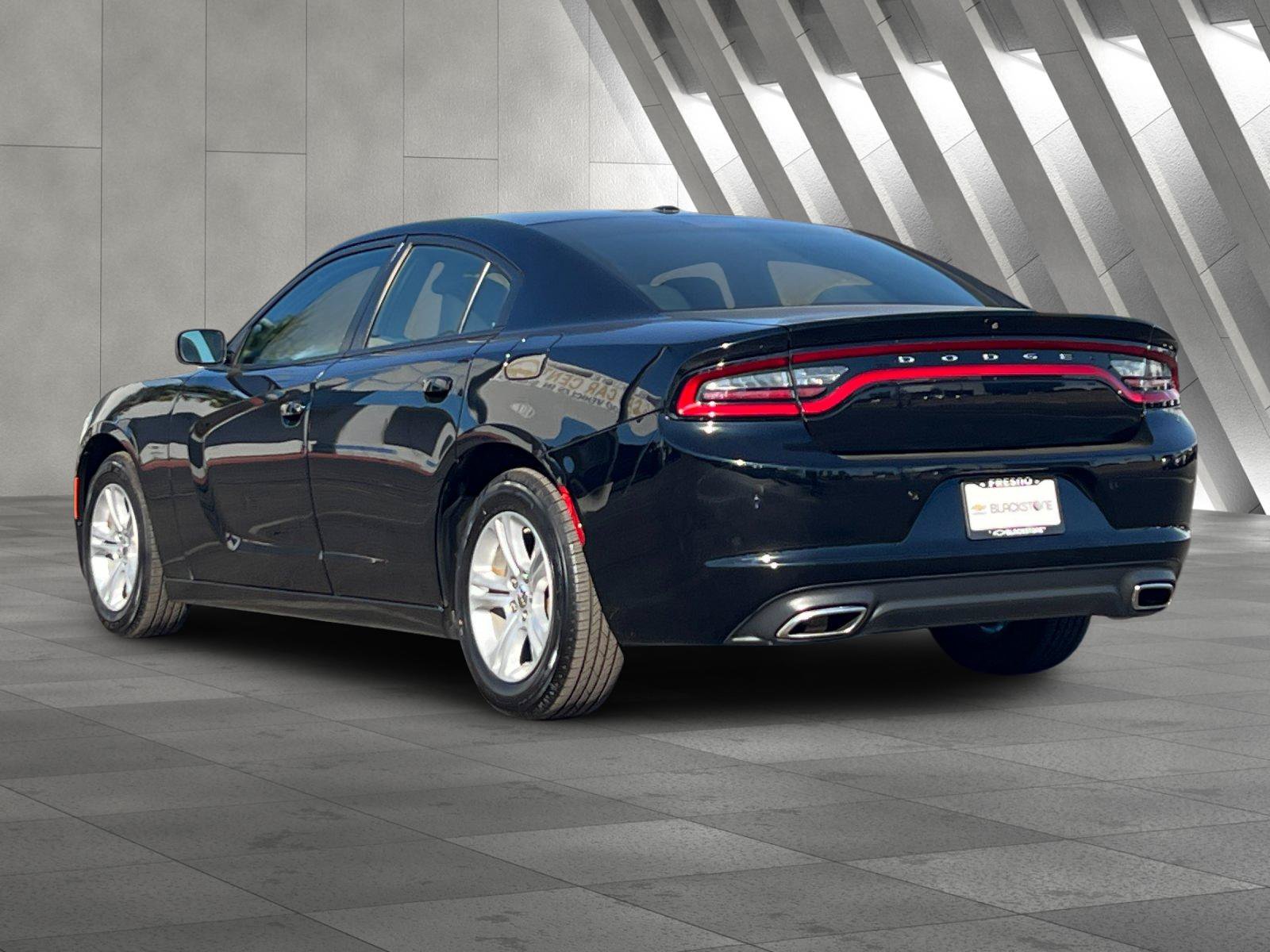 Used 2022 Dodge Charger SXT RWD image 6