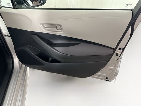 Used 2026 Toyota Corolla LE image 31