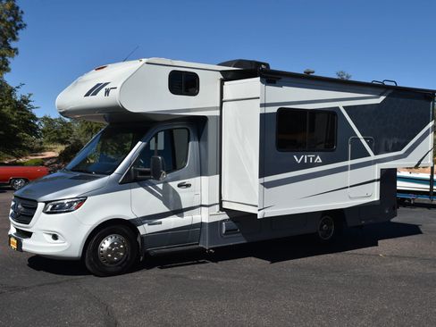 Used 2022 Mercedes-Benz Sprinter 3500 image 1