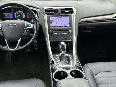 Used 2013 Ford Fusion SE image 4