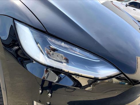 Used 2018 Tesla Model X 100D image 26