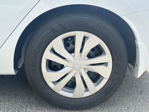 Used 2025 Nissan Versa S w/ Trunk Package image 23