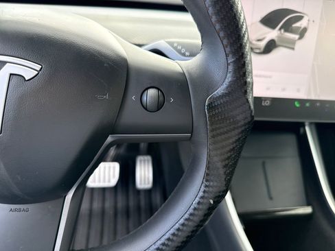 Used 2020 Tesla Model Y Performance image 16