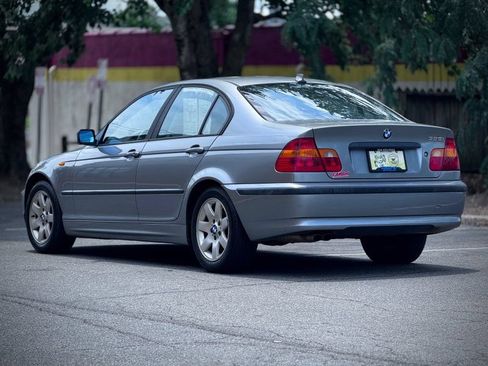 Used 2004 BMW 325i Sedan RWD image 5