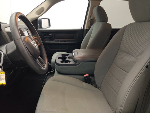 Used 2018 RAM 1500 ST AWD/4WD image 17