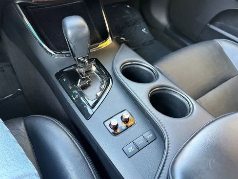 Used 2015 Toyota Avalon Limited image 17
