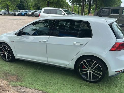 Used 2017 Volkswagen GTI SE FWD image 5