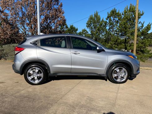 Used 2021 Honda HR-V LX image 7