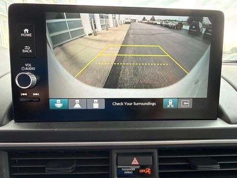 Used 2025 Honda Pilot Touring image 21