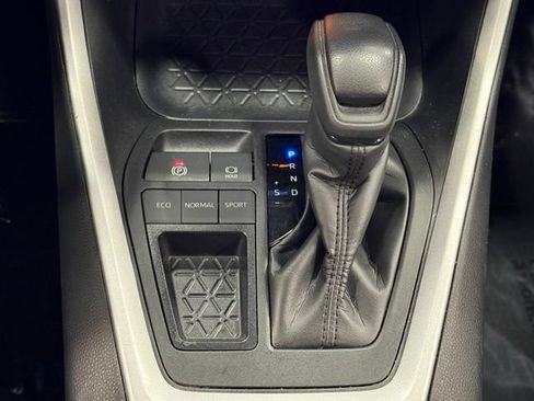 Used 2024 Toyota RAV4 XLE FWD image 29