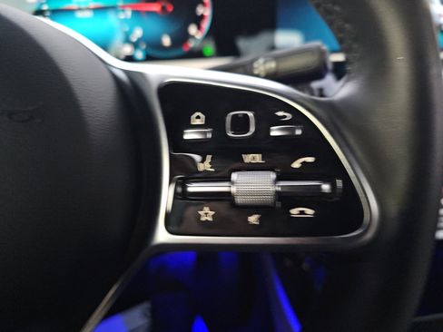 Used 2021 Mercedes-Benz A 220 4MATIC image 19