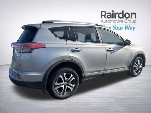 Used 2016 Toyota RAV4 LE image 9