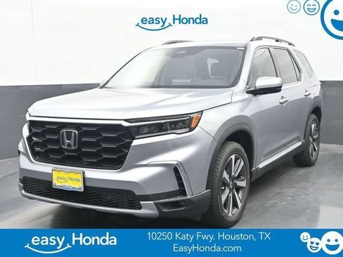 New 2025 Honda Pilot Touring image 1