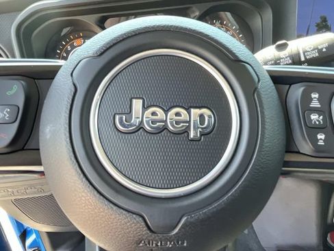 Used 2024 Jeep Wrangler Unlimited Rubicon AWD/4WD image 29