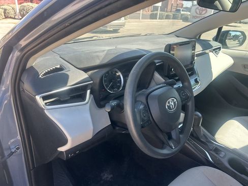 Used 2022 Toyota Corolla LE image 6